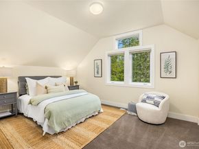 8421 NE Grizdale Lane, Bainbridge Island WA 98110