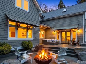 8421 NE Grizdale Lane, Bainbridge Island WA 98110