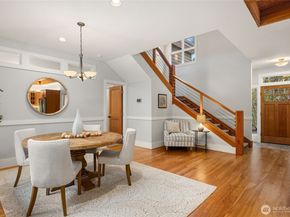 8421 NE Grizdale Lane, Bainbridge Island WA 98110