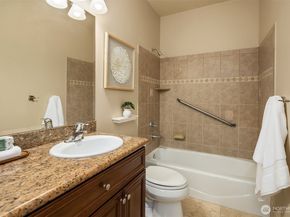 9810 SE 35th Place, Mercer Island WA 98040