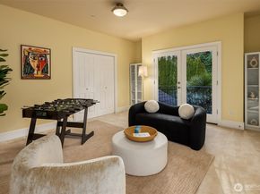 9810 SE 35th Place, Mercer Island WA 98040