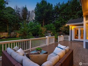 9810 SE 35th Place, Mercer Island WA 98040