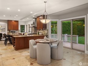 9810 SE 35th Place, Mercer Island WA 98040