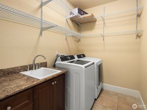 9810 SE 35th Place, Mercer Island WA 98040