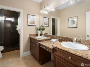 9810 SE 35th Place, Mercer Island WA 98040