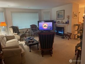 4117 221st Place SE 1076, Issaquah WA 98029