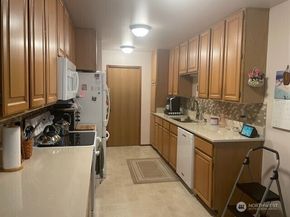 4117 221st Place SE 1076, Issaquah WA 98029