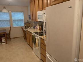 4117 221st Place SE 1076, Issaquah WA 98029