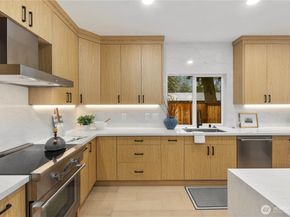 13009 NE 104th Place, Kirkland WA 98033