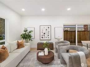 13009 NE 104th Place, Kirkland WA 98033