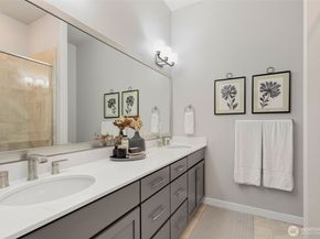 8321 NE 176th Court 104, Kenmore WA 98028