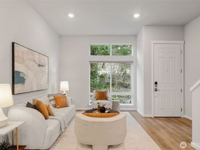 8321 NE 176th Court 104, Kenmore WA 98028