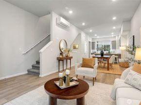 8321 NE 176th Court 104, Kenmore WA 98028