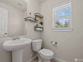 1900 Weaver Road L102, Snohomish WA 98290