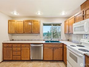 1232 211th Place SW, Lynnwood WA 98036