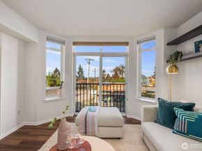 7116 Greenwood Avenue N 305, Seattle WA 98103