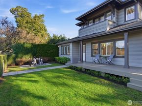 1204 6th Street W, Kirkland WA 98033