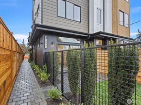 7336 27th Avenue NW B, Seattle WA 98117