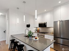 7336 27th Avenue NW B, Seattle WA 98117