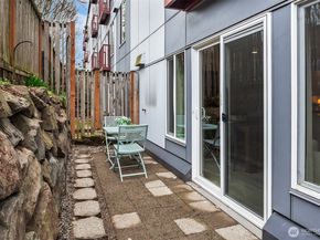 3661 Phinney Avenue N 109, Seattle WA 98103