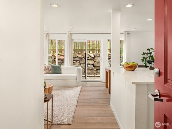 3661 Phinney Avenue N 109, Seattle WA 98103