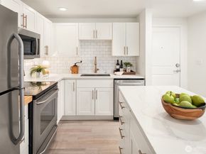 3661 Phinney Avenue N 109, Seattle WA 98103