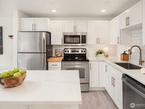 3661 Phinney Avenue N 109, Seattle WA 98103