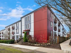 3661 Phinney Avenue N 109, Seattle WA 98103