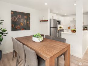 3661 Phinney Avenue N 109, Seattle WA 98103