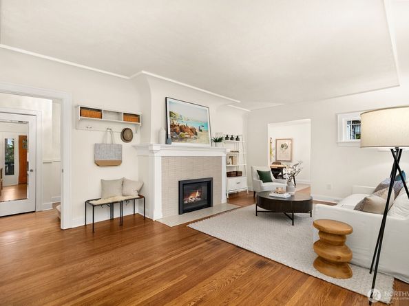 2568 28th Avenue W, Seattle WA 98199