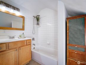 10633 21st Avenue SW, Seattle WA 98146