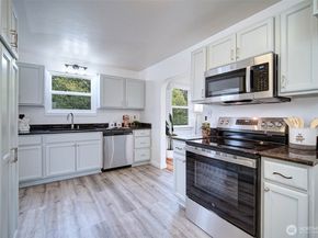 10633 21st Avenue SW, Seattle WA 98146