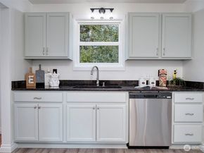 10633 21st Avenue SW, Seattle WA 98146