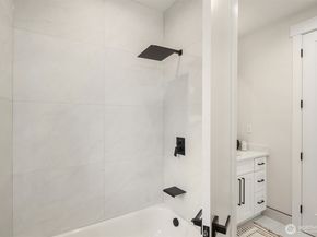 5539 116th Avenue NE, Kirkland WA 98033