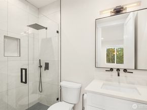 5539 116th Avenue NE, Kirkland WA 98033