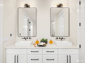 5539 116th Avenue NE, Kirkland WA 98033