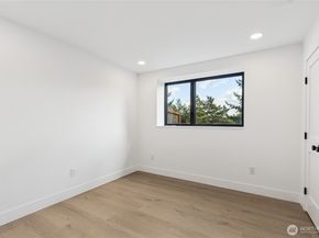 3695 122nd Avenue SE, Bellevue WA 98006