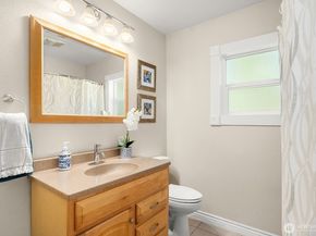 18460 NE Woodinville Duvall Place, Woodinville WA 98077