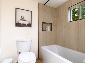 14321 Interlake Avenue N A, Seattle WA 98133