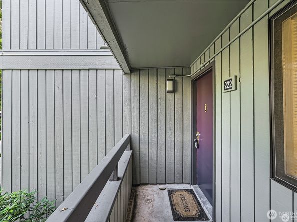 3518 109th Place NE 222, Bellevue WA 98004