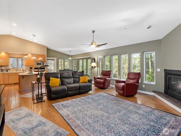 7337 151st Avenue NE, Redmond WA 98052