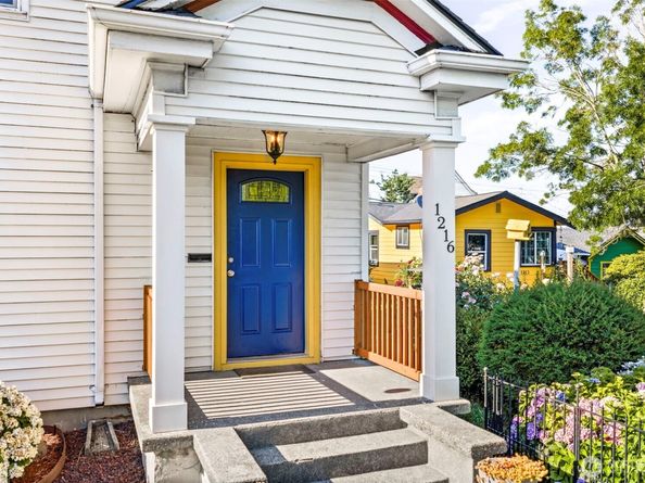 1216 Burwell St, Bremerton WA 98337
