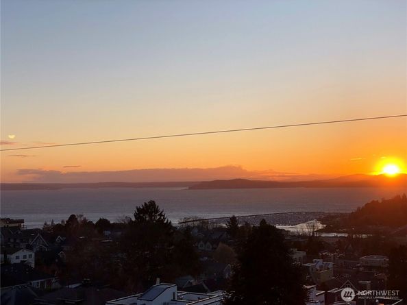 1935 B 7th Avenue W, Seattle WA 98119
