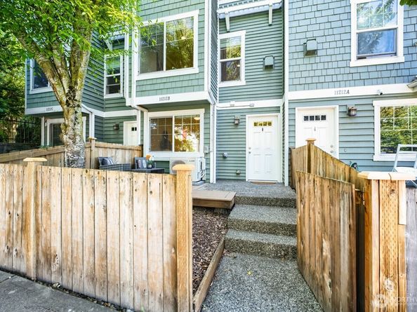 11212 Greenwood Avenue N B, Seattle WA 98133