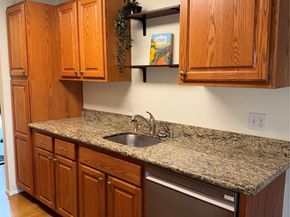 12510 NE 117th Place B3, Kirkland WA 98034