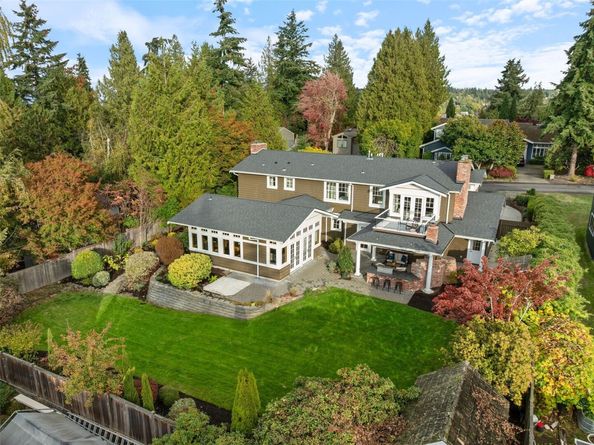 4205 94th Avenue NE, Yarrow Point WA 98004