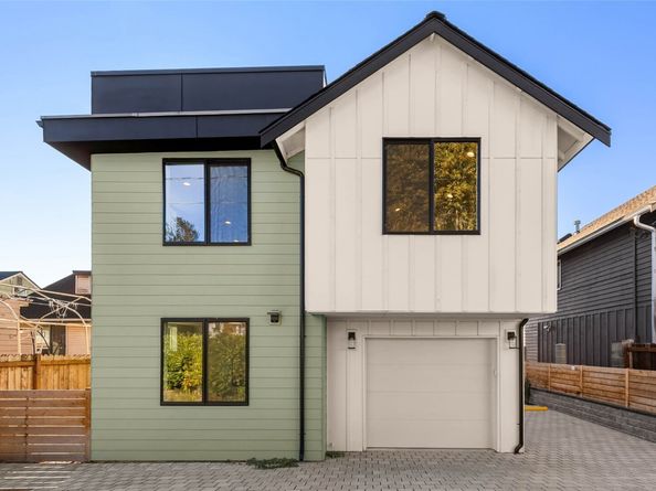 516 N 102nd Street, Seattle WA 98133