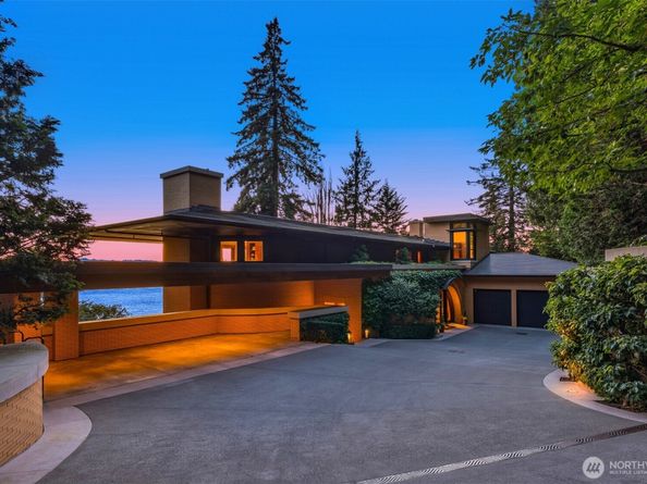 415 Shoreland Drive SE, Bellevue WA 98004