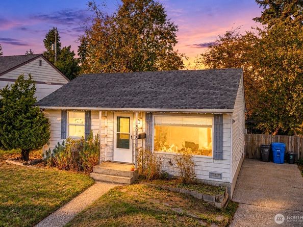 3016 SW Roxbury Street, Seattle WA 98126