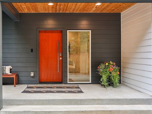 10030 37th Avenue SW, Seattle WA 98146